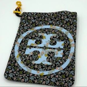Tory Burch Printed pouch with clip NWOT